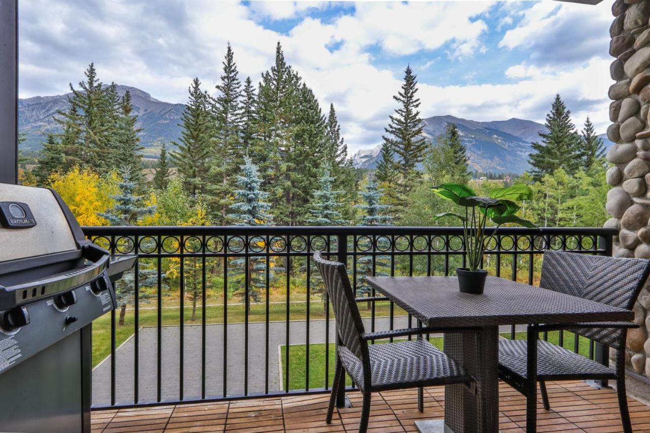 The Mountaineer By Instantsuites Pool & Hottub Canmore Eksteriør billede