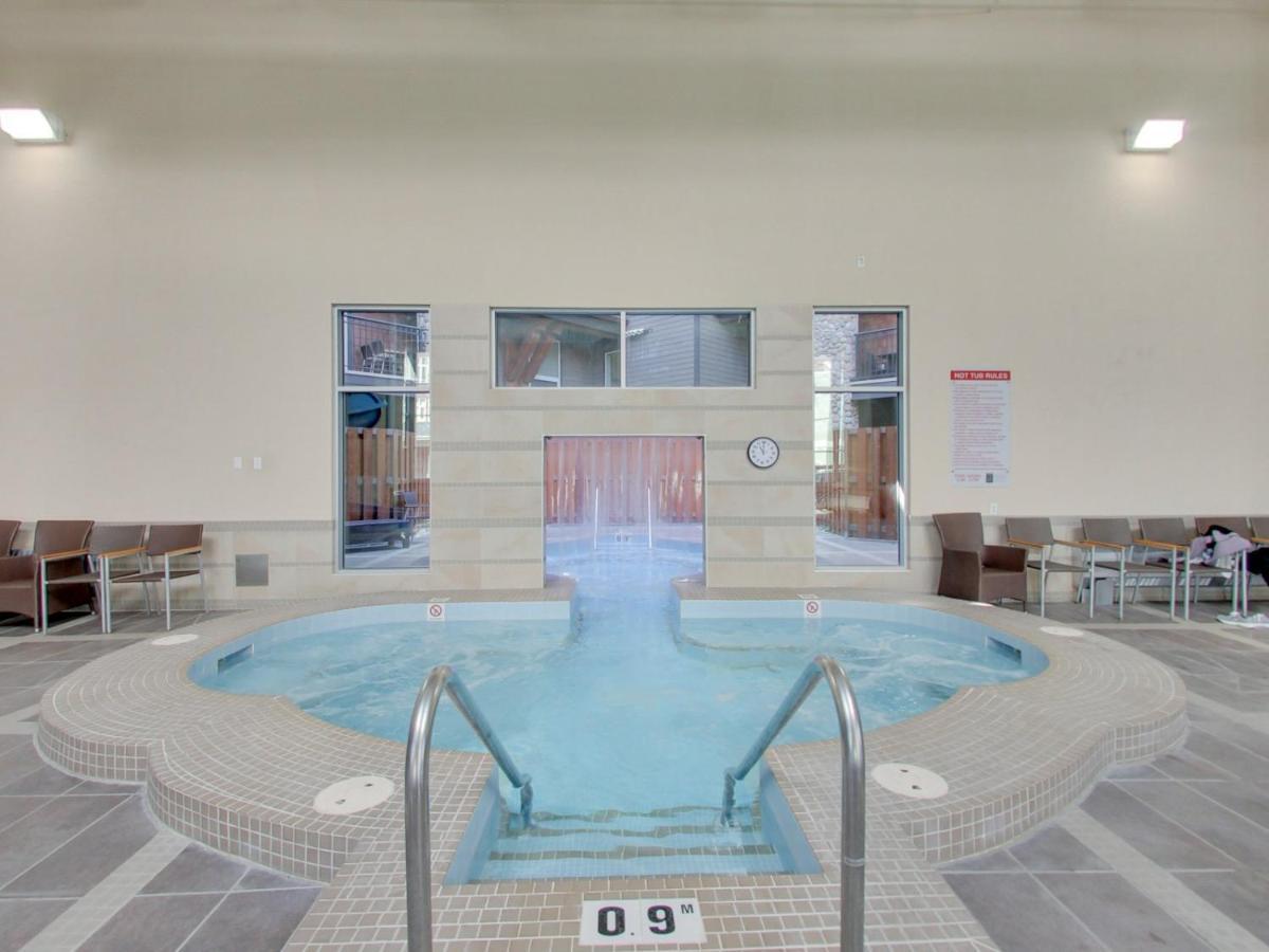 The Mountaineer By Instantsuites Pool & Hottub Canmore Eksteriør billede