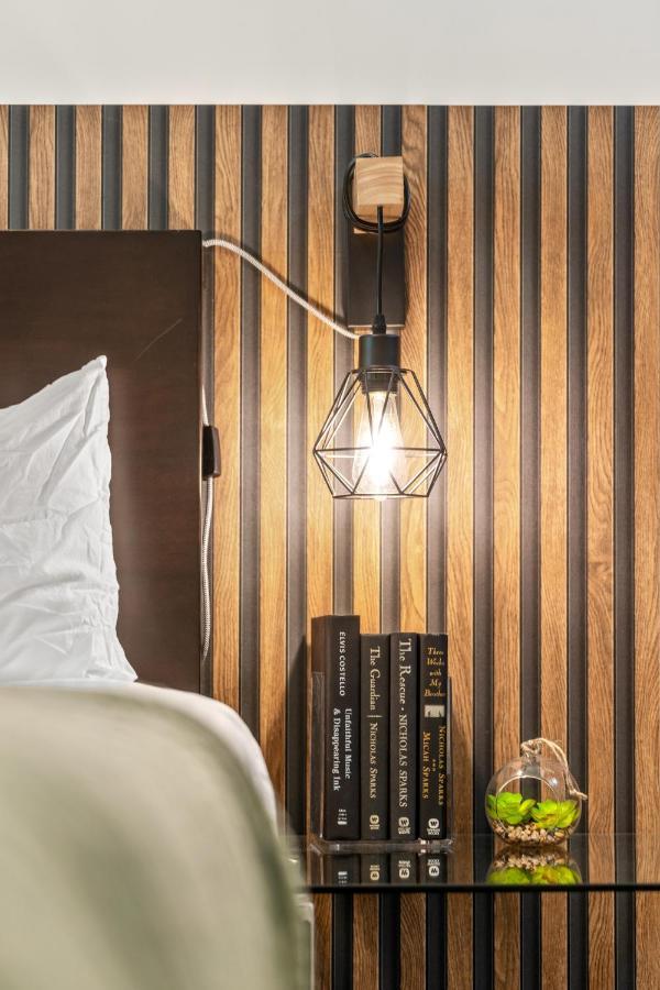 The Mountaineer By Instantsuites Pool & Hottub Canmore Eksteriør billede