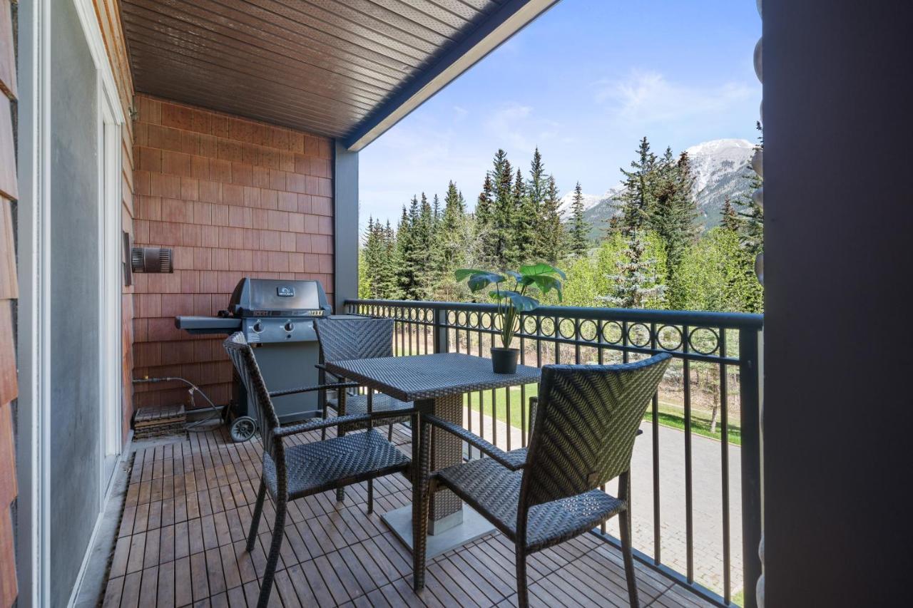 The Mountaineer By Instantsuites Pool & Hottub Canmore Eksteriør billede